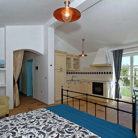 In - Istrien 49831 Holiday home Trviz